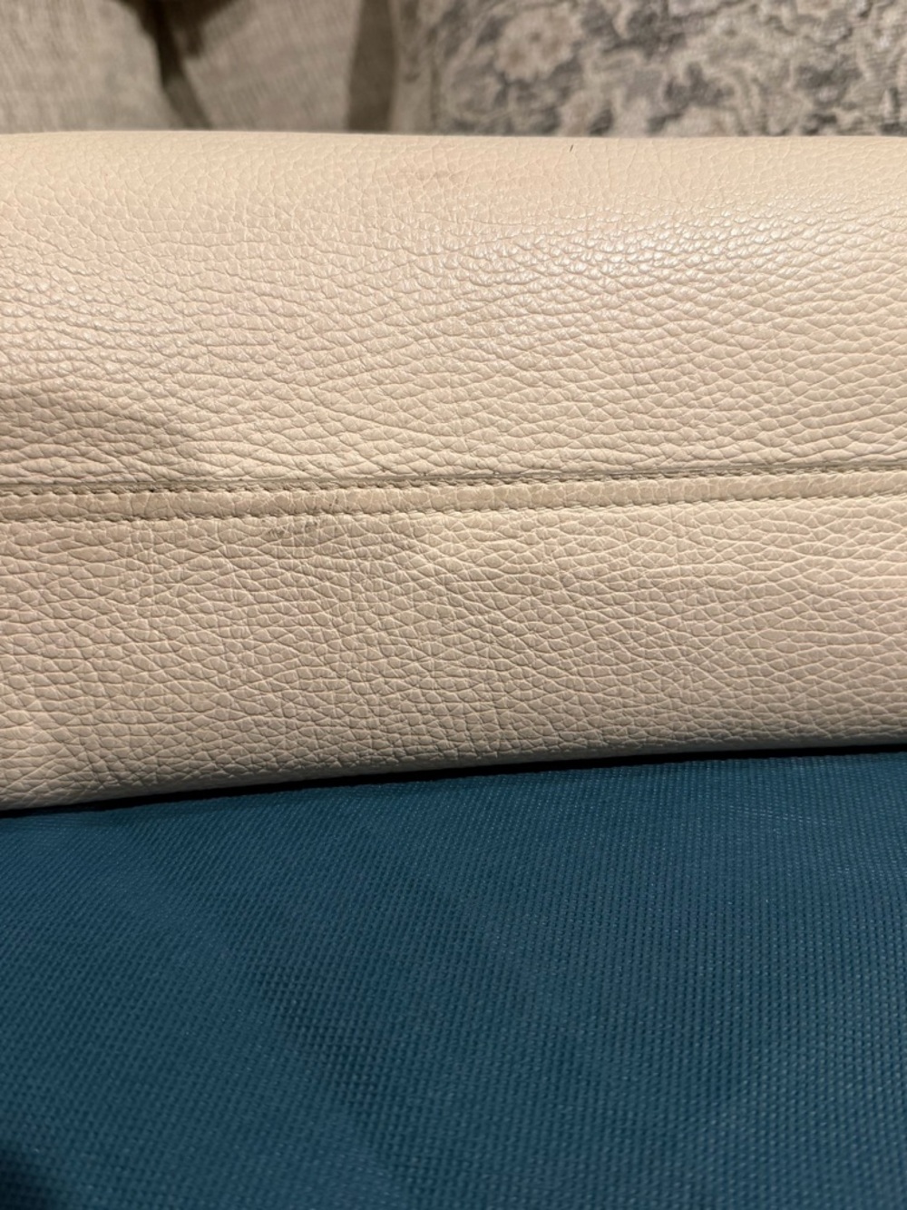 Cuyana Easy Tote Pebbled Leather Cream Ivory Large Minimalist Work Bag - Picture 4 of 15